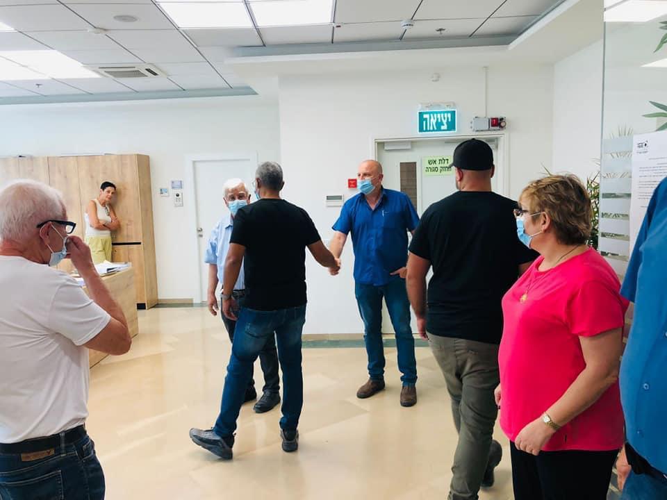 עובדי העירייה קיבלו ברכת חג שמח מראש העיר וסגנו