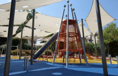 הוקמו 3 גני משחקים חדשים ומודרניים בקריית אתא