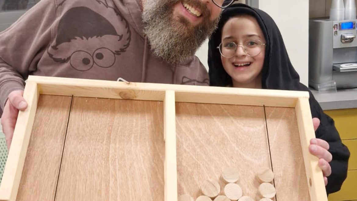 סדנת נגרות משפחתית במרכז המשלים למשפחה בקרית ביאליק