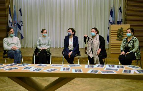 ראש העיר עינת קליש רותם במפגש עם אנשים עם מוגבלות