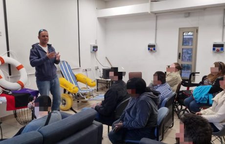 עובדי אגף החופים מסייעים לאנשים שעברו פגיעה מוחית לחזור לחיים רגילים