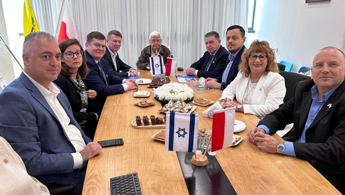 ראשי עיר מפולין ביקרו בקריית מוצקין