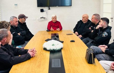 ראש העיר חיים צורי מחזק את עובדי מחלקת הפיקוח