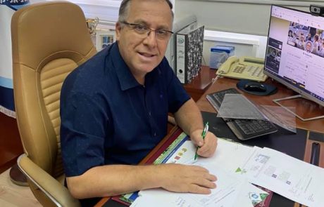 מגבילים את מהירות הנסיעה ליד בתי ספר בק. ביאליק