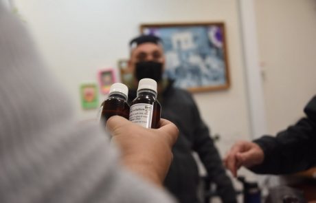 נעצרו רוקחים ורופאה בחשד הפצה של תרופות שלא בתוקף